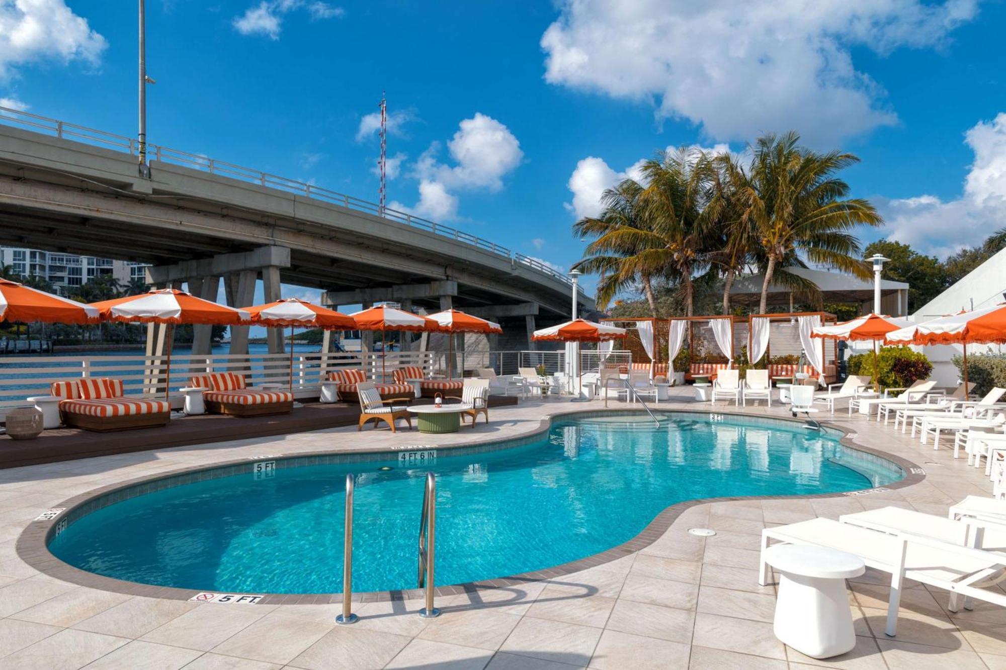 Waterstone Resort & Marina Boca Raton, Curio Collection By Hilton Exterior photo
