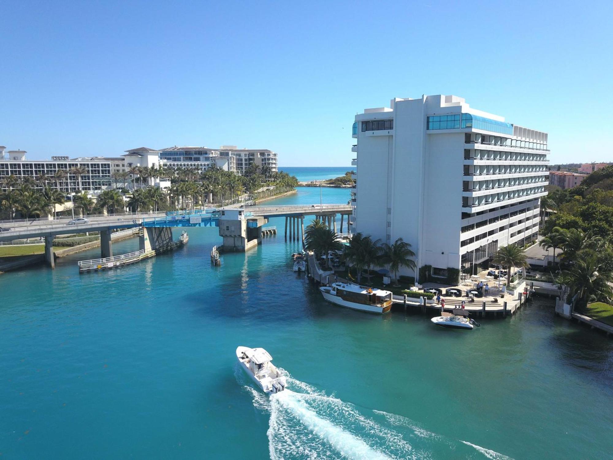 Waterstone Resort & Marina Boca Raton, Curio Collection By Hilton Exterior photo